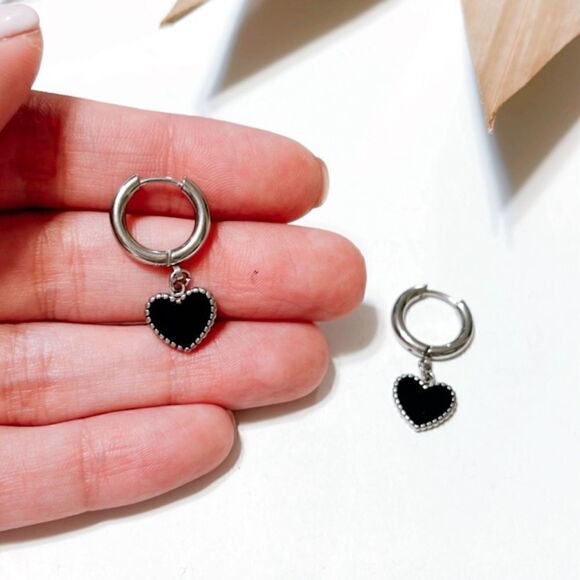 Black heart hoop earrings N343 - Picture 4 of 5